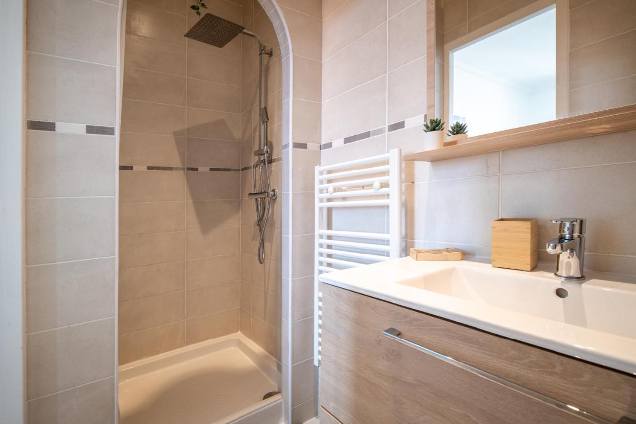 Private Independant Flat - Lourdes City Center - 2 Balconies Luaran gambar